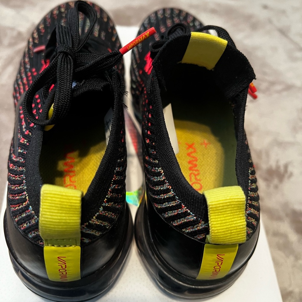 Nike Air Vapormax Flyknit 3 - Picture 4 of 8